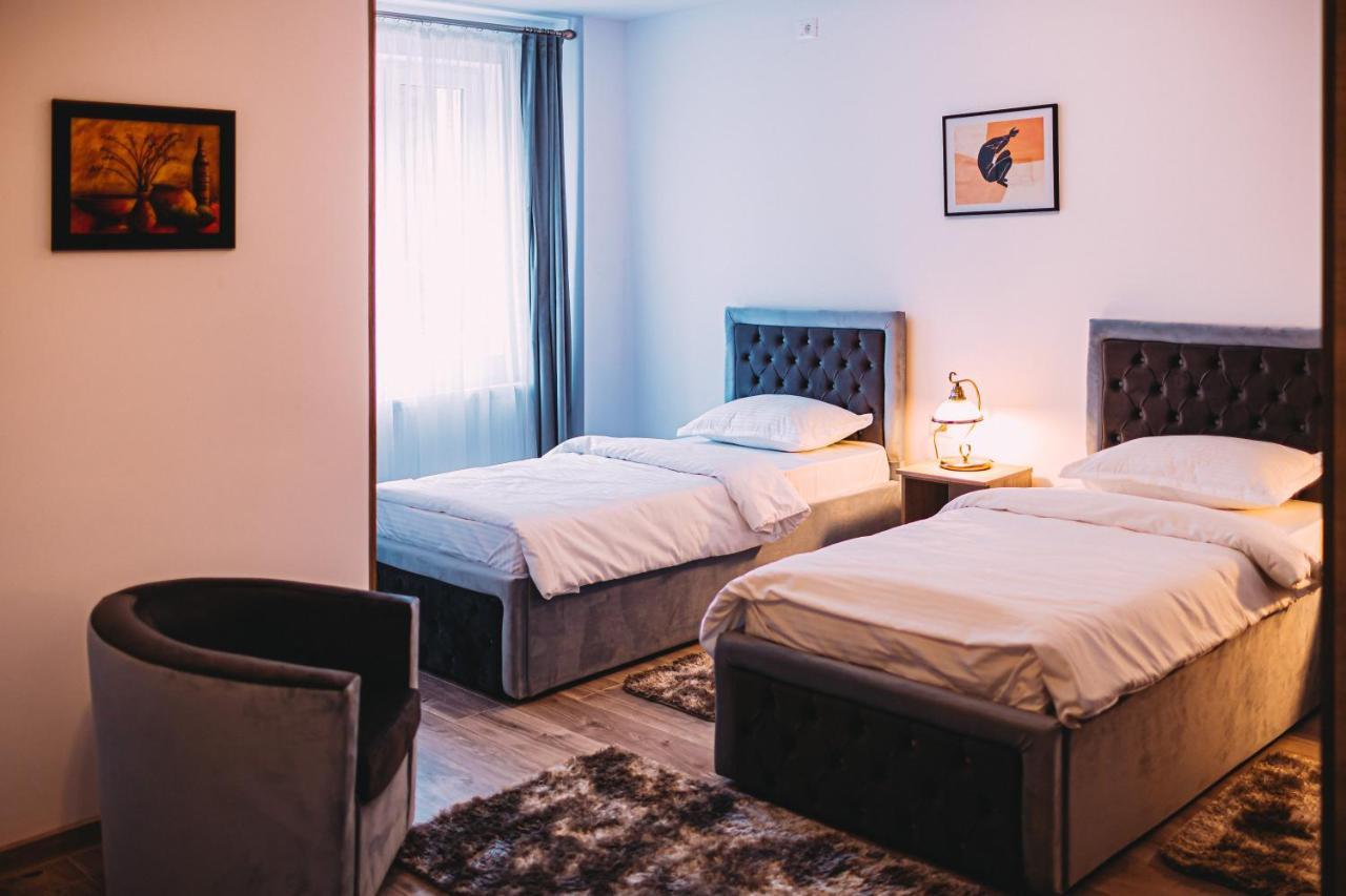 Motel Piatra Corbului ビカズ エクステリア 写真