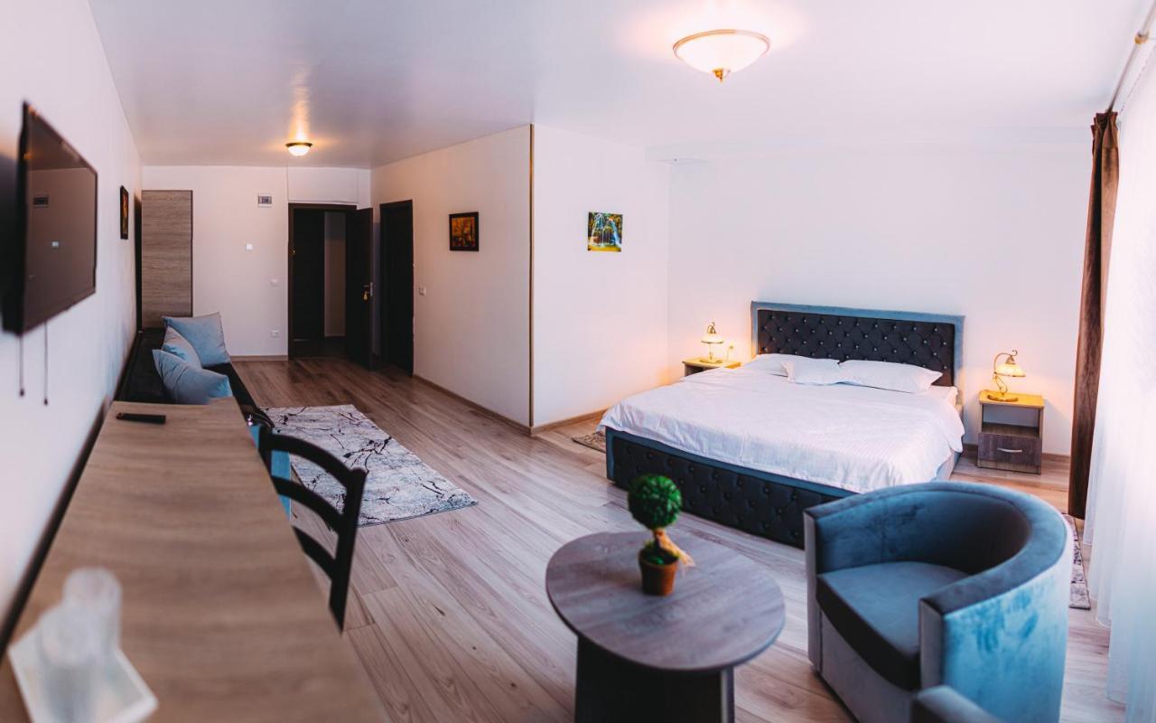 Motel Piatra Corbului ビカズ エクステリア 写真