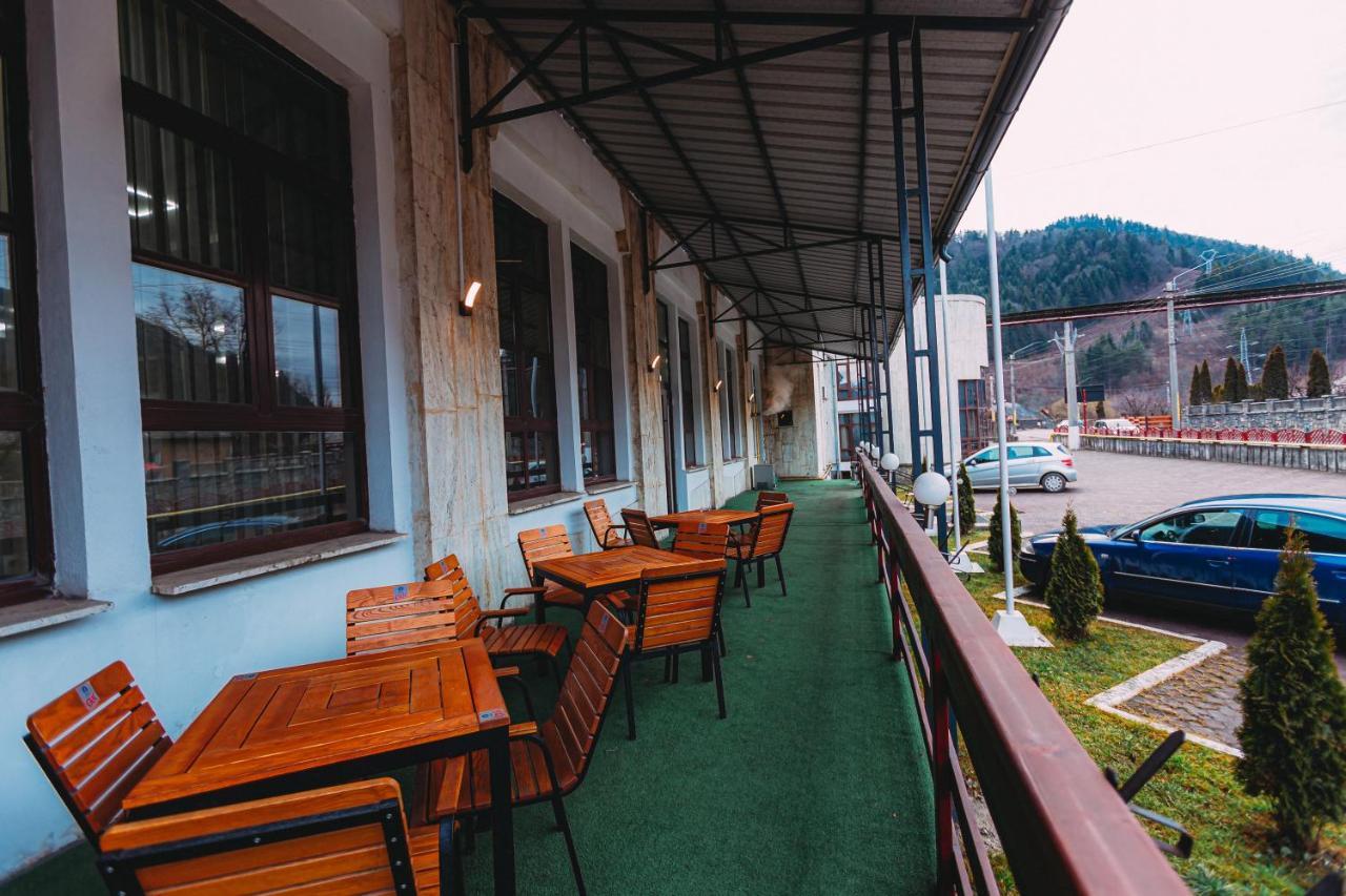 Motel Piatra Corbului ビカズ エクステリア 写真